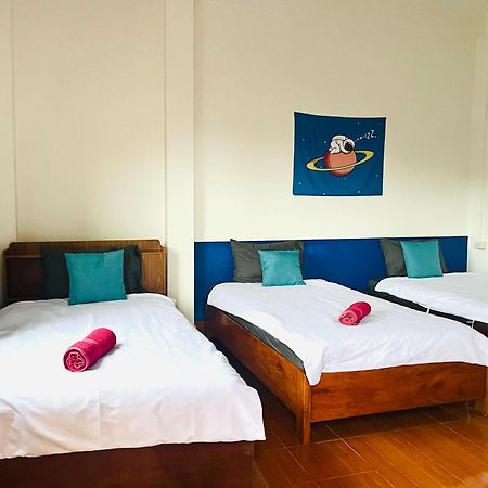 1 Min To Slow Boat Guesthouse Konekeo Exterior photo