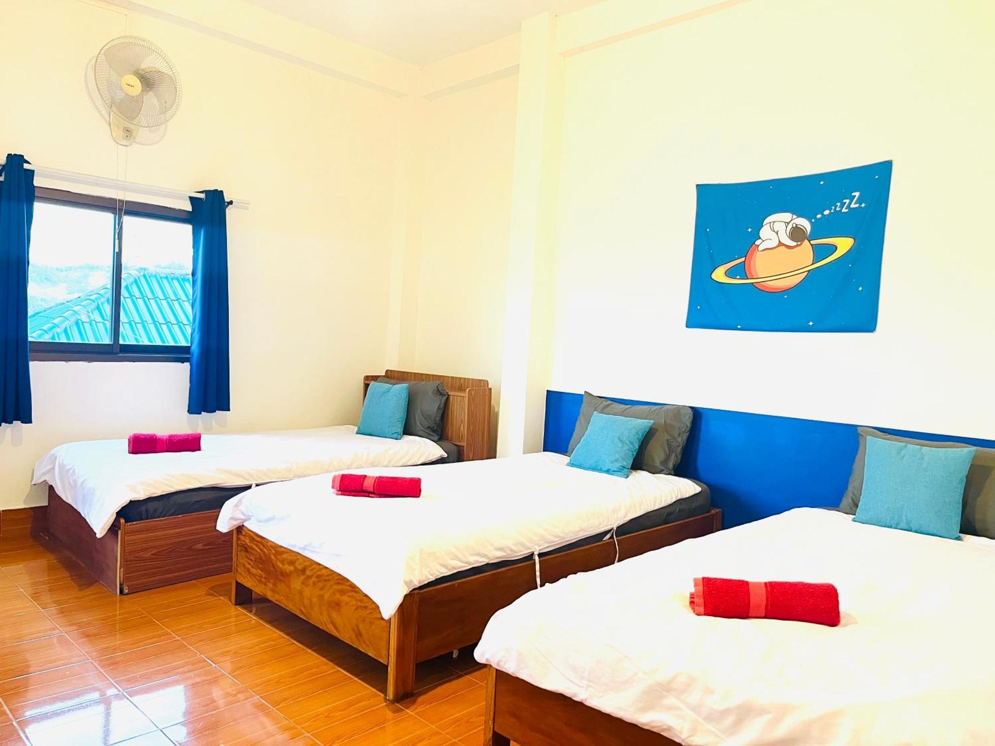 1 Min To Slow Boat Guesthouse Konekeo Exterior photo