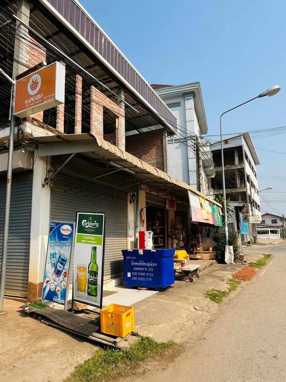 1 Min To Slow Boat Guesthouse Konekeo Exterior photo