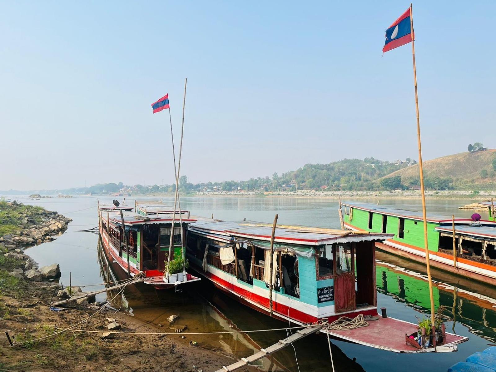1 Min To Slow Boat Guesthouse Konekeo Exterior photo
