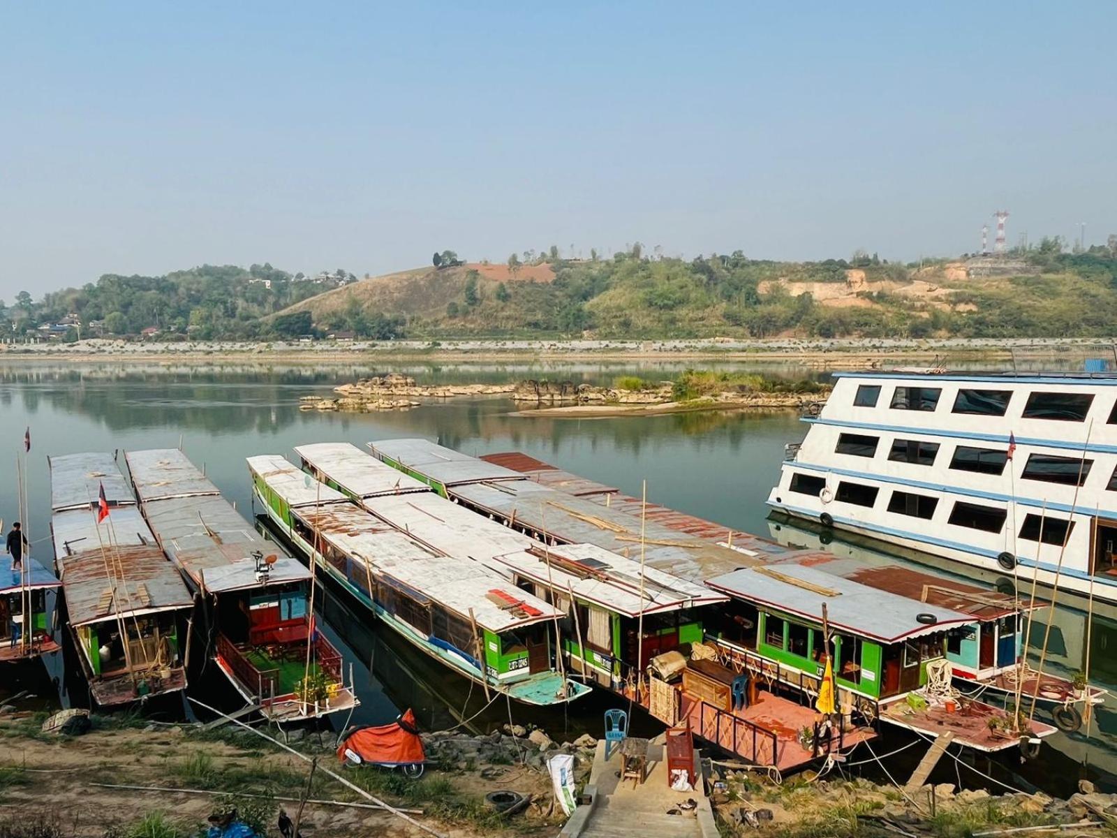 1 Min To Slow Boat Guesthouse Konekeo Exterior photo